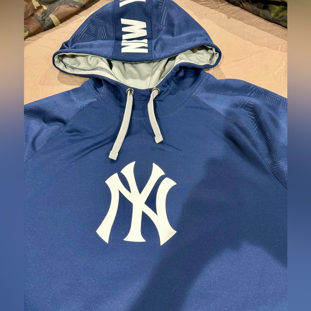 Men’s XXL New York Yankees pullover hoodie - Picture 1 of 7